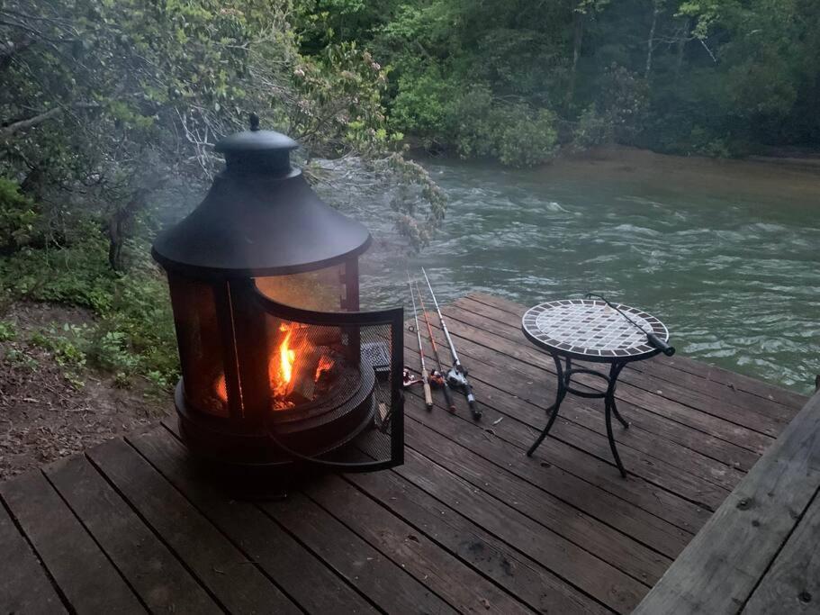 Cabin Fever On Cartecay River Ellijay Buitenkant foto